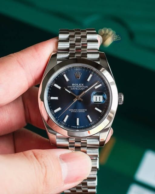 R. DJ41 Blue Dome Jubilee